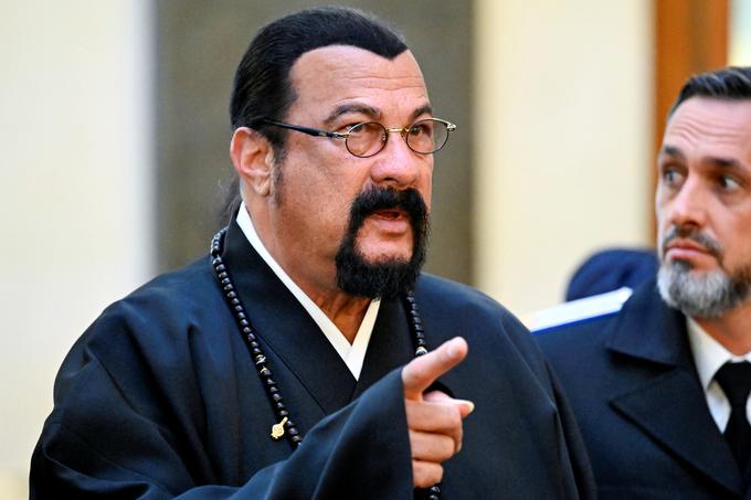 Ameriški igralec Steven Seagal na slovesnosti ob inavguraciji ruskega predsednika.  | Foto: Reuters