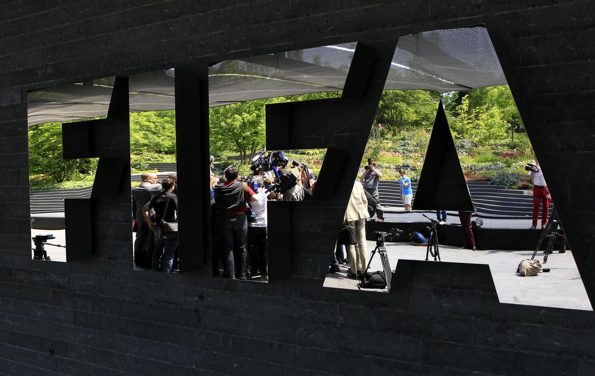 fifa | Konec tedna, 17. maja, bo 211 delegatov na skupščini Mednarodne nogometne zveze (Fifa) v Bangkoku odločalo o zahtevi Palestine za sankcije zoper Nogometno zvezo Izraela zaradi izraelsko-palestinskega konflikta v Gazi. | Foto Reuters