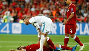 Je Sergio Ramos Liverpoolovi zvezdi res želel zlomiti roko? #video