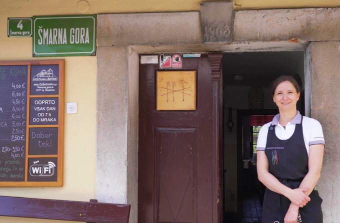 Ana Nuša Češnovar je že vse življenje povezana s Šmarno goro. Njena oče in mama, Miha in Joži Ledinek, sta se tri leta pred njenim rojstvom preselila na Šmarno goro in prevzela gostilno, ki je bila takrat v lasti župnije Vodice. | Foto: zajem zaslona/Diamond villas resort