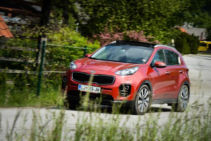 Med dinamično relacijsko vožnjo je testna srednje naložena kia sportage porabila 7,8 litra goriva na sto kilometrov. | Foto: Ciril Komotar