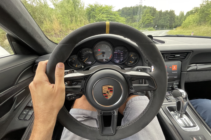 Porsche 911 GT2 RS | Porsche se je po javni prodaji na borzi v Frankfurtu že zavihtel na vrh najvrednejših avtomobilskih proizvajalcev v Evropi. | Foto Gregor Pavšič