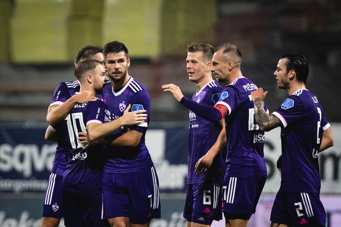 NK Maribor : FC Koper, prva liga | Maribor je slavil z 2:1. | Foto Blaž Weindorfer/Sportida