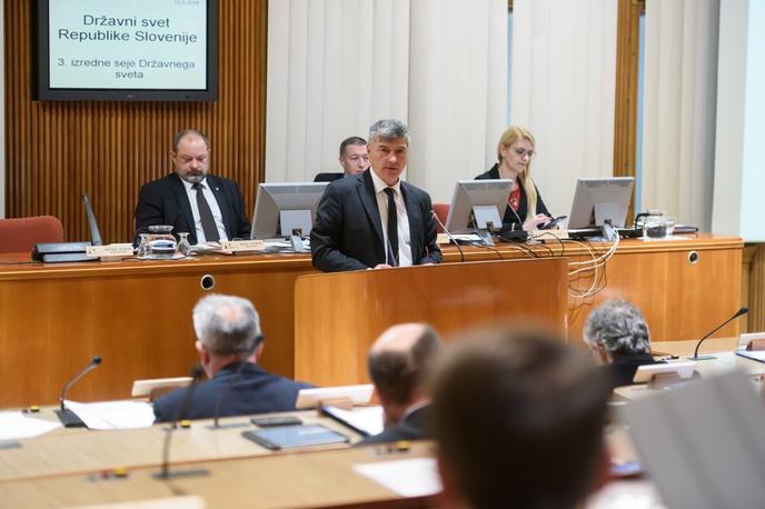 Državni svet Rudi Medved | Minister za javno upravo Rudi Medved je poskusil državne svetnike odvrniti od izglasovanja odložilnega veta. | Foto STA