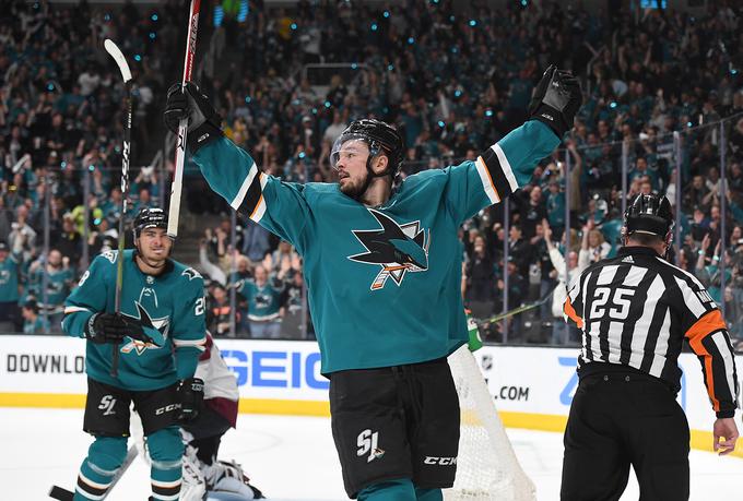 Tomas Hertl je prispeval oba zadetka San Jose Sharks ob zmagi nad Coloradom. | Foto: Getty Images