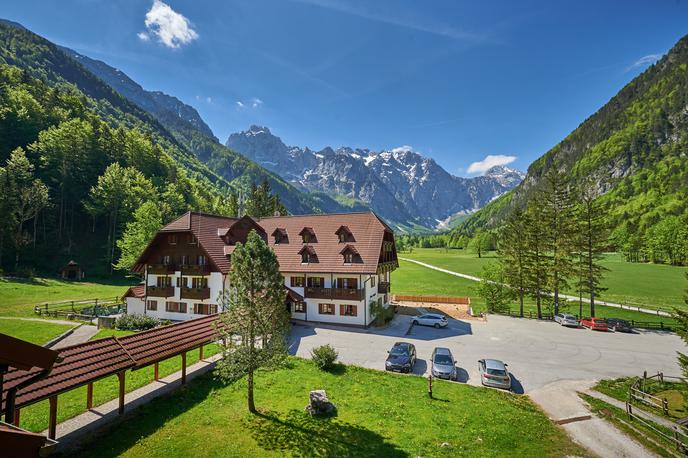 Hotel Plesnik | Hotel Plesnik se nahaja v osrčju Logarske doline. | Foto Tomo Jeseničnik