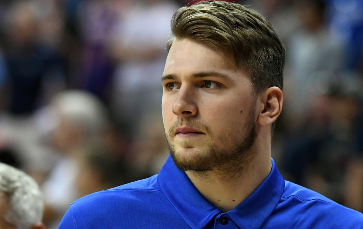 Luka Dončić | Če DeAndre Jordan v noči na soboto ne bi Luki Dončiću ukradel enega skoka, bi Ljubljančan vpisal prvi dvojni dvojček v ligi NBA. | Foto Getty Images