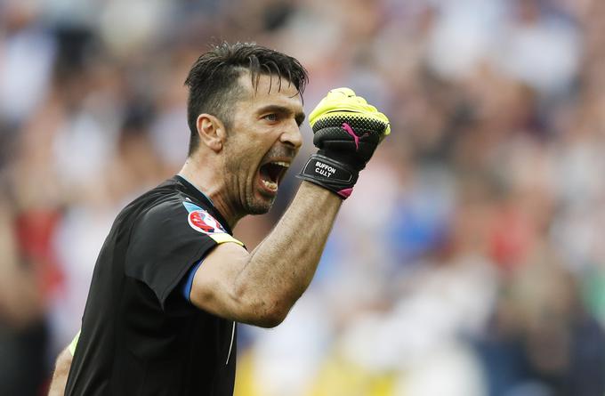 Kapetan italijanske izbrane vrste Gianluigi Buffon želi vztrajati med vratnicama štirikratnih svetovnih prvakov. | Foto: 