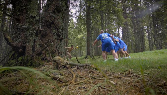 Gozdnim divjakom z Rogle Slovencem ni uspelo zabiti gola. | Foto: Rokometna zveza Slovenije