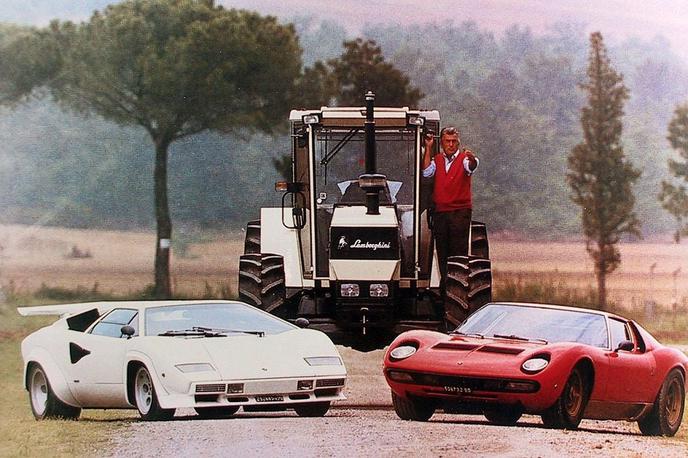 Lamborghini countach | Ferruccio je svoje športne avtomobile rad postavil ob bok traktorjem in se z njimi tudi fotografiral. | Foto Lamborghini