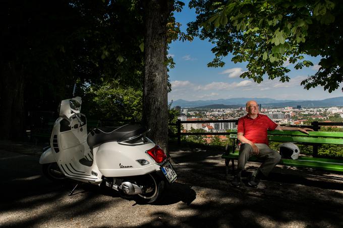 Vespa je sinonim uživanja. Nasmeh se na obrazu zariše vsakemu, ki sede nanjo. | Foto: Klemen Korenjak