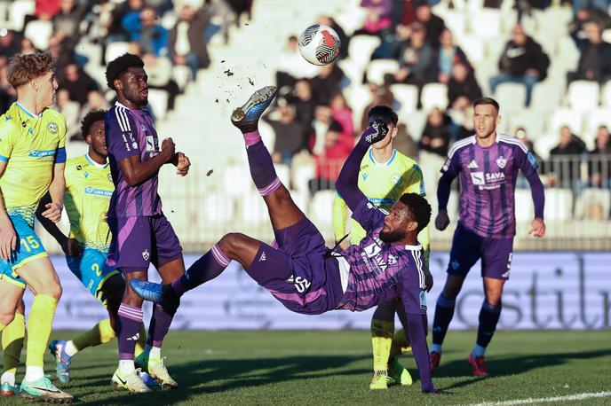 prva liga Koper Maribor | Ganec Benjamin Tetteh je na svoji peti tekmi za Maribor zabil drugi gol in to kar s škarjicami. | Foto Aleš Fevžer