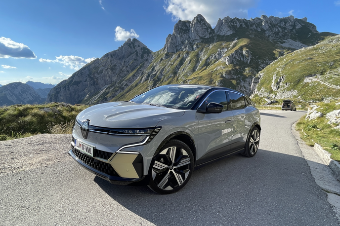 Renault megane electric Mangart Mangartsko sedlo | Konec vožnje iz Izole do Mangartskega sedela, seveda brez vmesnega polnjenja baterije v električnem renault meganu. | Foto Gregor Pavšič