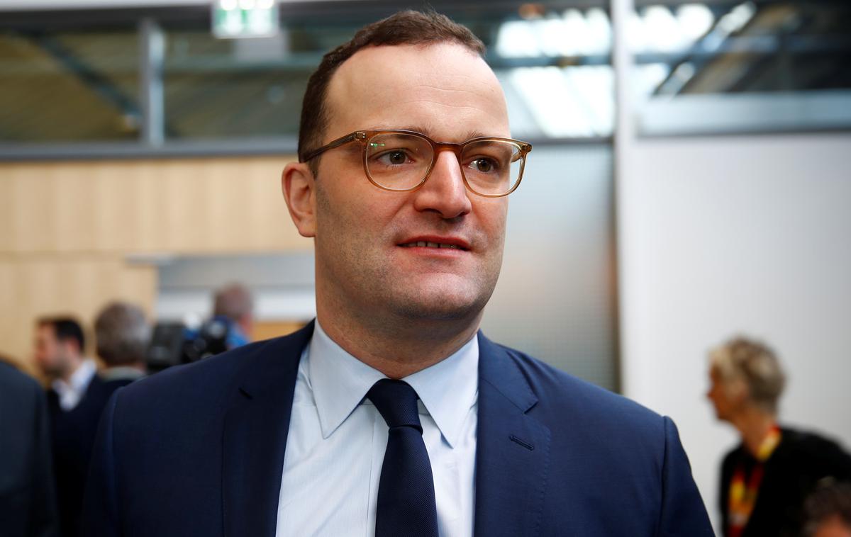 Jens Spahn | V Nemčiji so do zdaj zabeležili skoraj 850 primerov okužbe z novim koronavirusom. Minister za zdravje Jens Spahn je zato pozval k odpovedi dogodkov z več kot 1000 udeleženci. | Foto Reuters