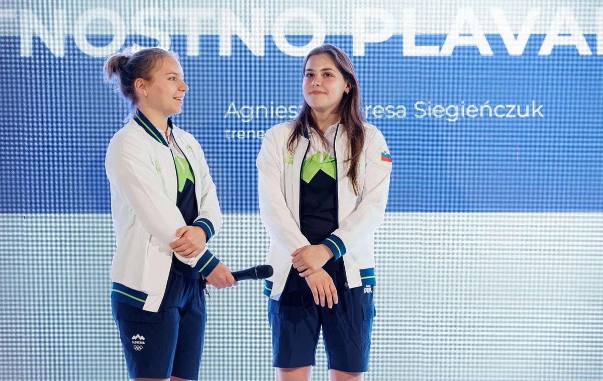 Karin Pesrl, Nika Seljak | Slovenija bo z nastopi Nike Seljak in Karin Pesrl na SP v Fukuoki doživela krstni nastop športnikov v umetnostnem plavanju na tekmovanju najvišje ravni. | Foto Nebojša Tejić/STA