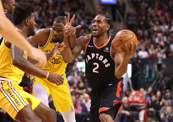 Kevin Durant bo izpustil prvo tekmo, Kawhi Leonard je odločen preprečiti niz treh naslov Golden Statea. | Foto: Reuters