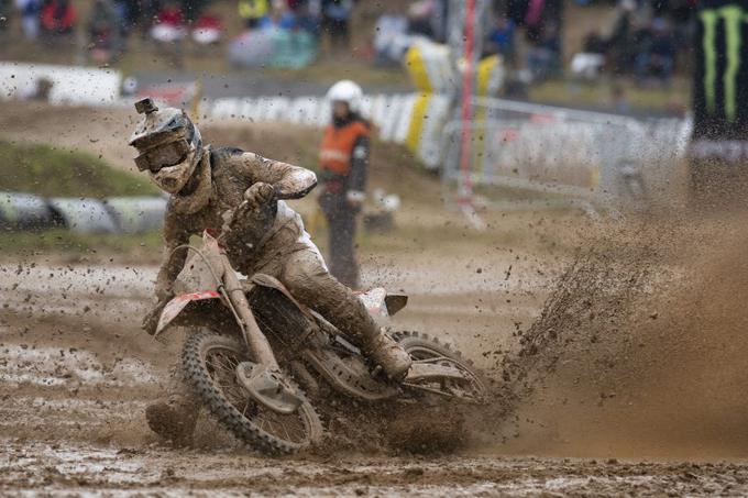 Prva vožnja je bila precej blatna. | Foto: Honda Racing/ShotbyBavo