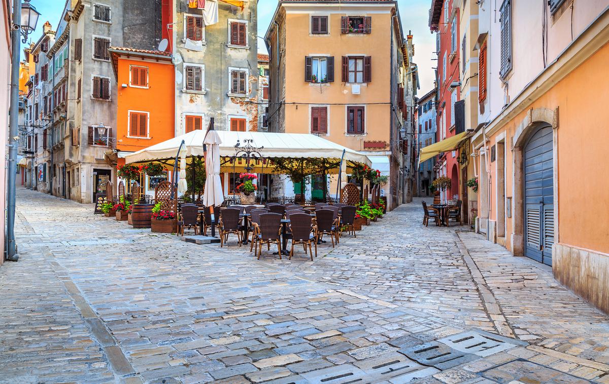 Rovinj | Slovenci imajo na Hrvaškem več kot sto tisoč nepremičnin, večinoma hiš in apartmajev ob hrvaški obali, zanimanje za nakup pa ne pojenja. | Foto Getty Images