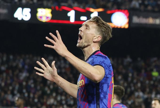 Luuk de Jong je v sodnikovem podaljšku zapravil priložnost za zmago Barcelone. | Foto: Reuters