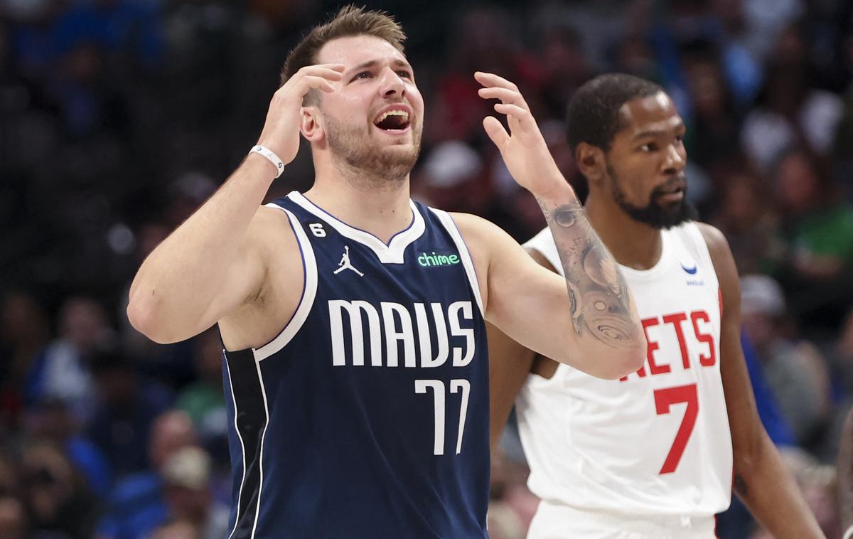 Luka Dončić | Luka Dončić je zadržal povprečje 36 točk na tekmo, najboljše v ligi. Že v prvem polčasu je proti Brooklynu dosegel 23 točk, nato jih je šest dodal v tretji, sedem pa v zadnji četrtini. | Foto Reuters