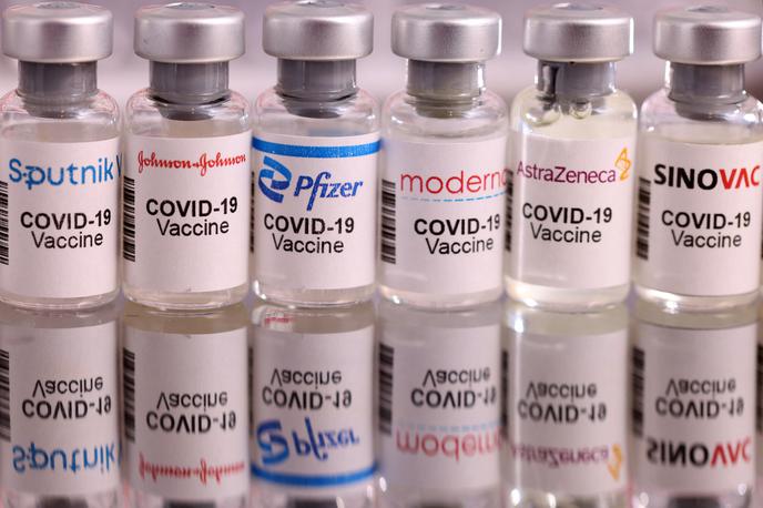 cepivo | Cepivo Moderne z imenom spikevax je sploh prvi izdelek Moderne, ki ima zeleno luč FDA. | Foto Reuters