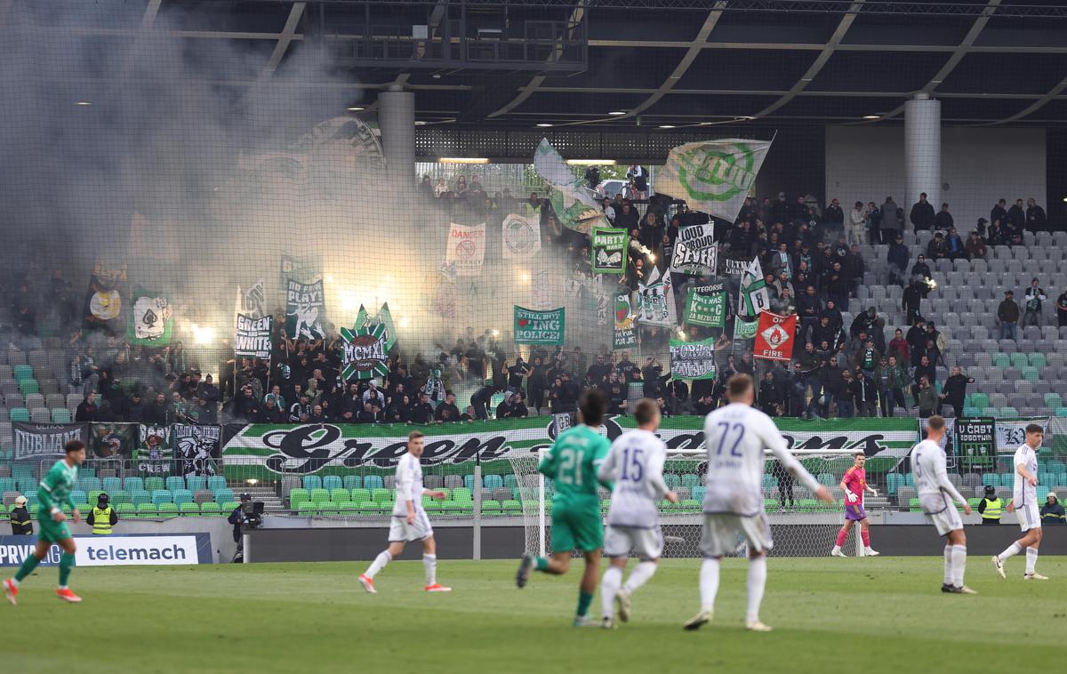 1. SNL, derbi, Olimpija - Maribor | Maribor in Olimpija sta dobila več kot osem tisoč evrov kazni. | Foto Filip Barbalić/www.alesfevzer.com