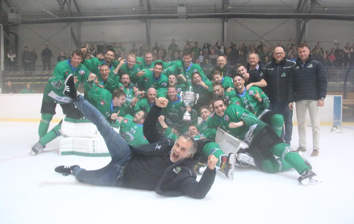 HK Olimpija HDD Jesenice finale pokal Slovenije | Lanski zmagovalci Pokala Slovenije, člani HK SŽ Olimpija, bodo v četrtfinalu pokala igrali z mlado zasedbo železarjev, HD Hidria Jesenice. | Foto Hokejska zveza Slovenije