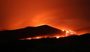 Etna spet bruha in ovira letalski promet