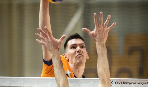 Izkušeni reprezentant in ACH Volley še lep čas z roko v roki