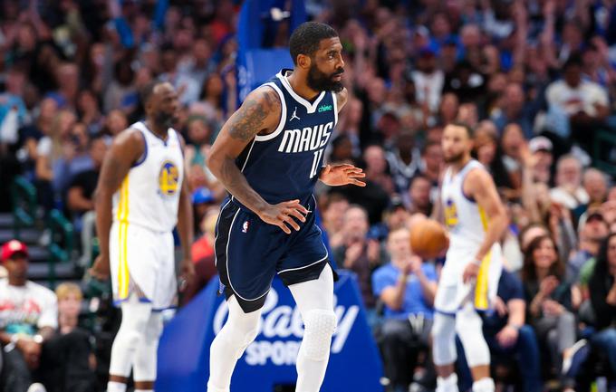 Kyrie Irving je pomagal Dallasu do nove zmage, že 13. na zadnjih 15 srečanjih. | Foto: Reuters