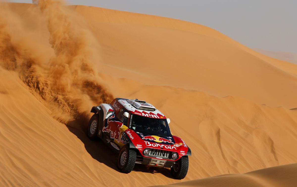 Carlos Sainz - Dakar 2020 | Španska reli legenda Carlos Sainz vztraja v vodstvu Dakarja 2020. | Foto Reuters