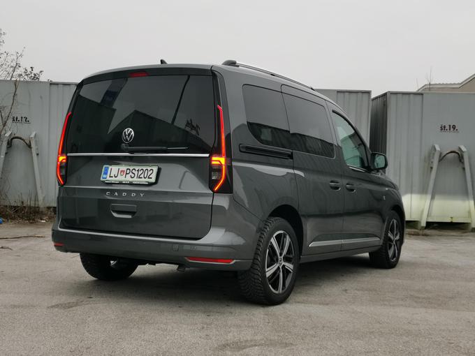 Vizualno je caddy postal prav prijeten, očaral bo tudi marsikatero družino. | Foto: Gašper Pirman