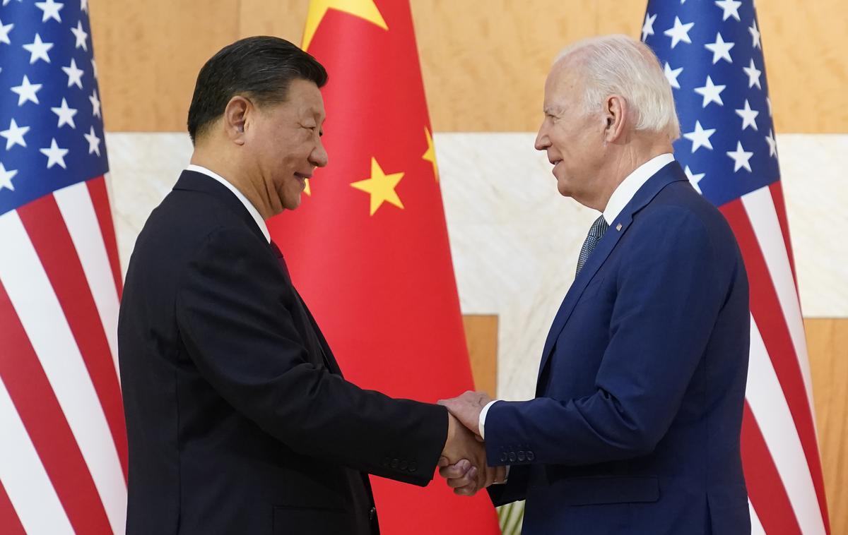 Biden in Xi Jinping | Biden je pred odhodom v Kalifornijo v torek dejal, da si ZDA ne prizadevajo oddaljiti od Kitajske, temveč si želijo izboljšanja odnosov. | Foto Guliverimage