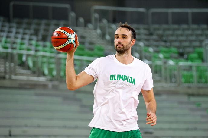 Olimpija trening | Mirza Begić je pozdravil veliko novih obrazov. | Foto Matic Klanšek Velej/Sportida