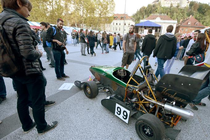 Poleg pestrega dogajanja na odru se je predstavilo vseh 26 fakultet in akademij Univerze v Ljubljani.  | Foto: STA ,