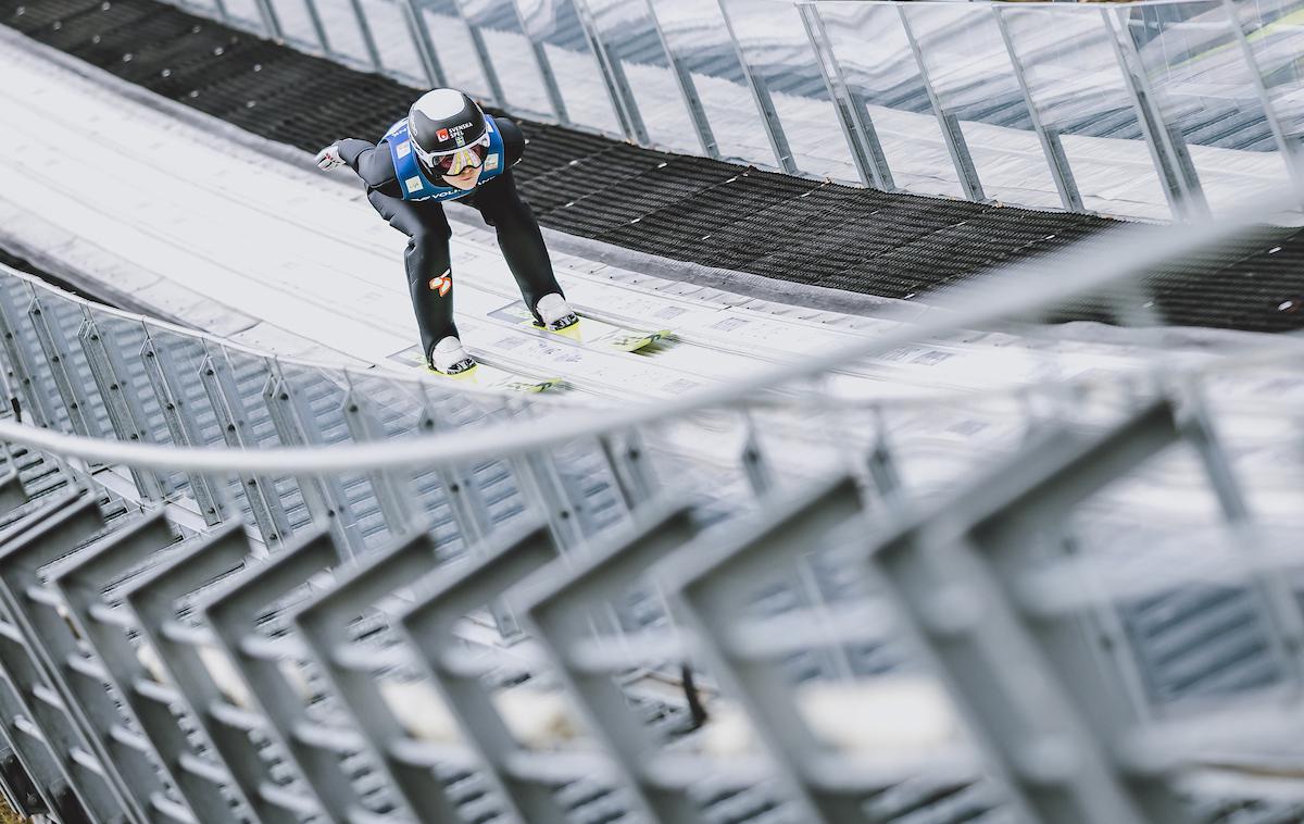 Frida Westman | Frida Westman je na uvodni postaji svetovnega pokala v Wisli skočila na zmagovalni oder, nato pa se je morala zaradi poškodbe kolena umakniti. Zdaj se vrača v svetovni pokal. | Foto Sportida