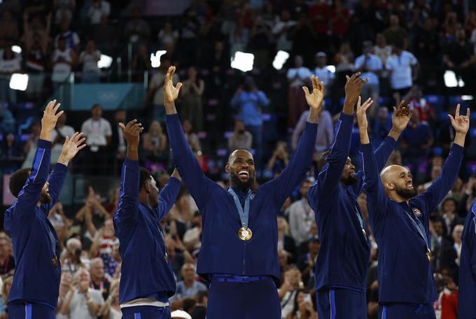 LeBron James je poleti v Parizu osvojil zlato olimpijsko medaljo. | Foto: Reuters