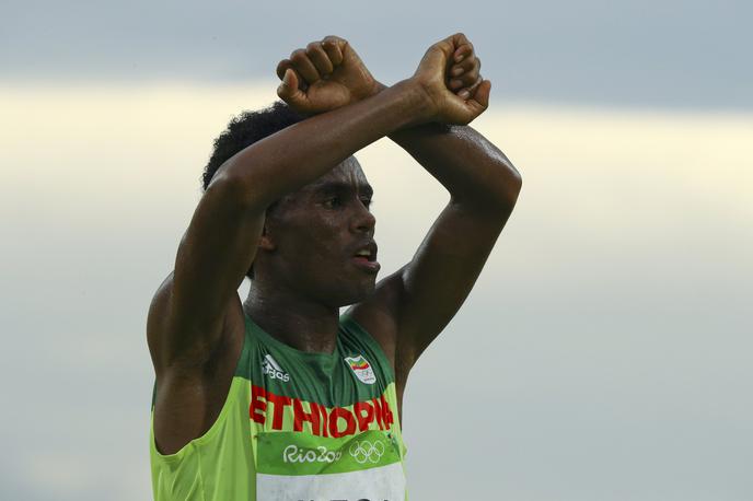 Feyisa Lilesa | Foto Reuters