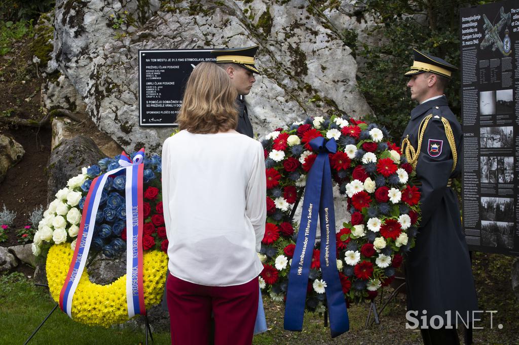 Slovesnost ob dnevu slovensko-britanskega prijateljstva, predsednica republike Nataša Pirc Musar, črnomaljski župan Andrej Kavšek ter veleposlanica Združenega kraljestva Velike Britanije in Severne Irske v Sloveniji Tiffany Sadler.