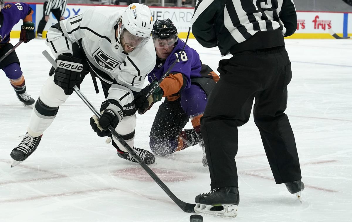 Los Angeles Kings Kopitar | Los Angeles Kings so s 4:2 premagali ekipo Arizona Coyotes, kar je njihova četrta zaporedna zmaga. | Foto Guliverimage/Getty Images