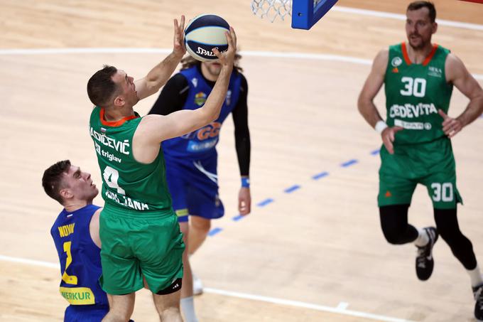 Olimpija si je ogromno prednost priigrala že v prvem polčasu. | Foto: www.alesfevzer.com