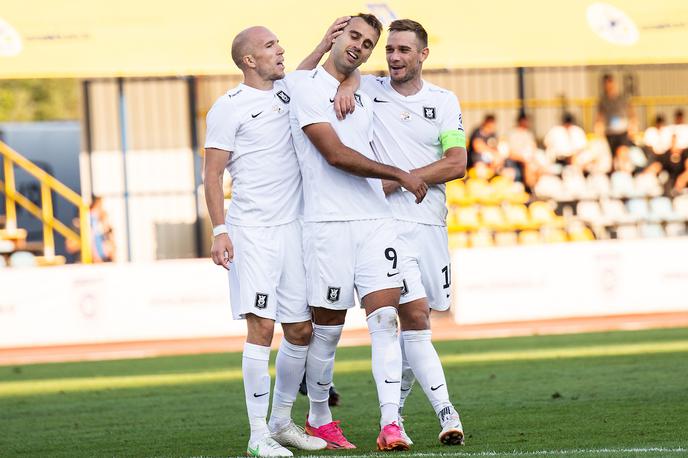 NK Domžale : NK Olimpija | Olimpija je v Domžalah prišla do treh točk brez prejetega zadetka (2:0). | Foto Nik Moder/Sportida