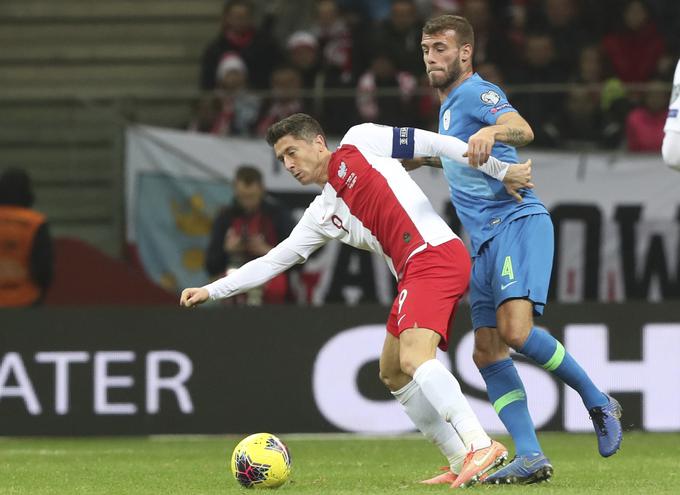 ... v dvoboju s poljskim zvezdnikom Robertom Lewandowskim, trenutno prvim strelcem španskega prvenstva, pred tem pa dolgoletnim golgeterjem Bayerna. | Foto: Guliverimage/Vladimir Fedorenko