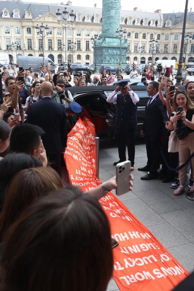 Obleka z besedami zvezdnice | Foto: Profimedia