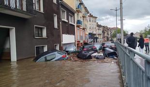 "To so bila neurja brez primere." Poplave, evakuacije, zaprte avtoceste in železnice. #video