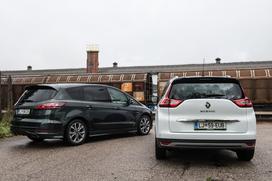 Renault grand scenic in ford s-max