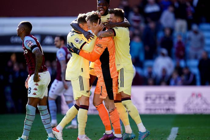 Aston Villa - Arsenal | Arsenal je z zmago pri Aston Villi naredil pomemben korak k uvrstitvi v ligo prvakov. | Foto Guliverimage