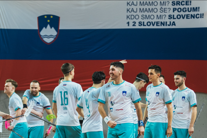 slovenska reprezentanca v floorballu | Slovenci so premagali Kanado, tako da se bodo borili za končno 13. mesto.  | Foto Matic Ritonja/IFF