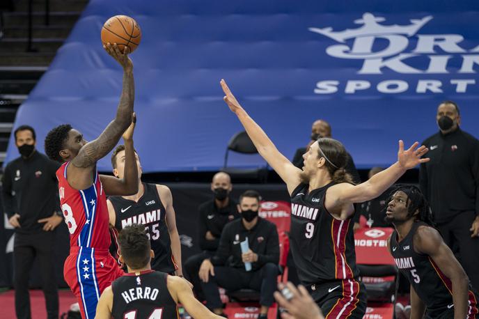 Miami Heat Philadelphia 76ers | Miami Heat, ki je zaradi ostrih ukrepov preprečitve širjenja koronavirusa pogrešal kopico igralcev, je izgubil pri Philadelphii.  | Foto Guliverimage