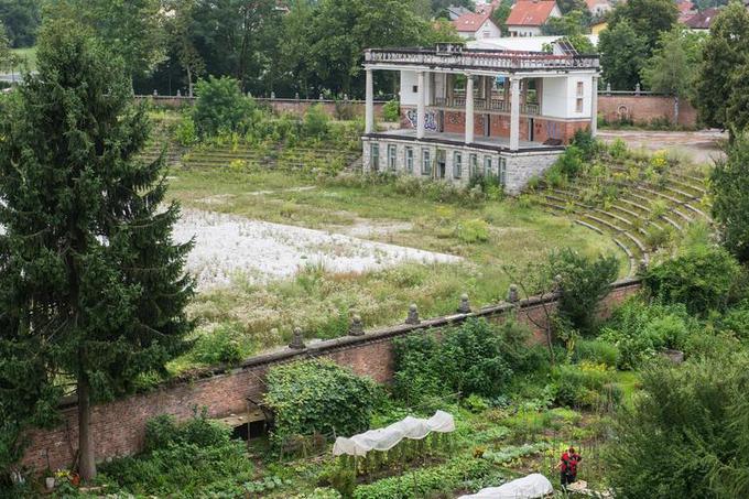 Bežigrajski stadion je v zadnjih letih zanemarjen in zapuščen. | Foto: Bor Slana